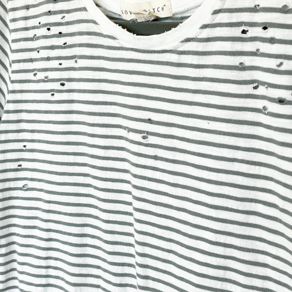 Distressed t-shirt - Picture 5 of 5